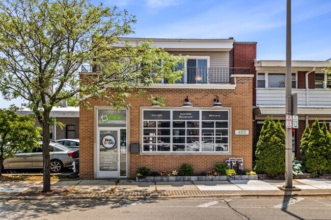 Plus de détails pour 4811 Main St, Skokie, IL - Commerce de détail à vendre