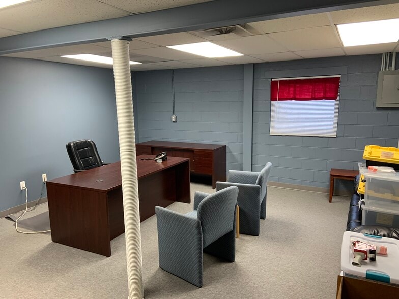 23999-24001 Telegraph Rd, Southfield, MI for lease - Interior Photo - Image 2 of 6