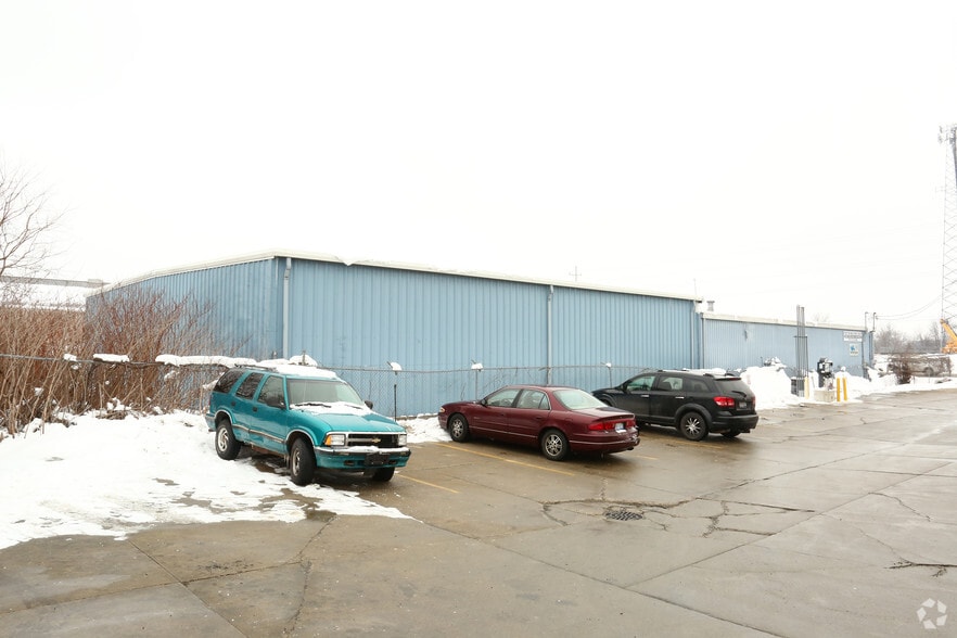 3031 W Thompson Rd, Fenton, MI for lease - Building Photo - Image 3 of 5