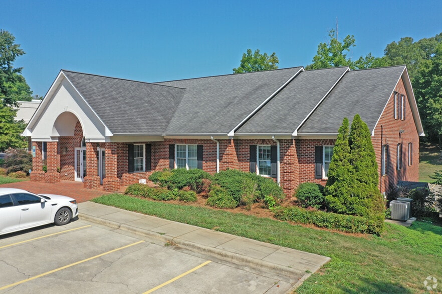 1370 Piedmont Dr, Lexington, NC à louer - Photo du bâtiment - Image 2 de 10