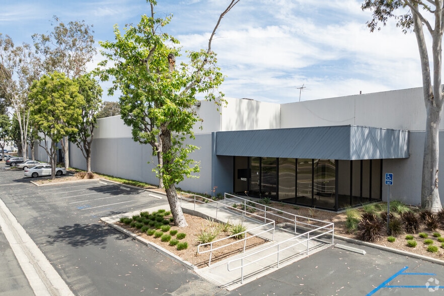 13422-13452 Alondra Blvd, Cerritos, CA for lease - Primary Photo - Image 1 of 6