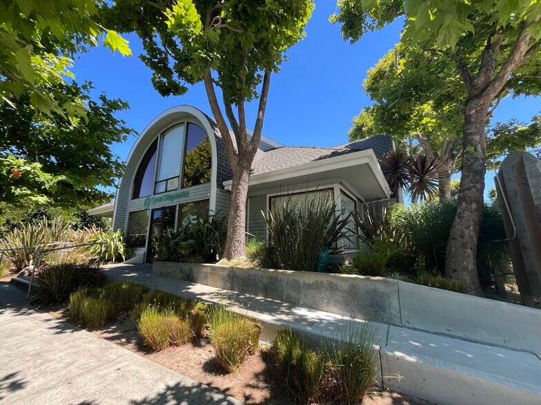 447 Miller Ave, Mill Valley, CA à louer - Photo du bâtiment - Image 3 de 12