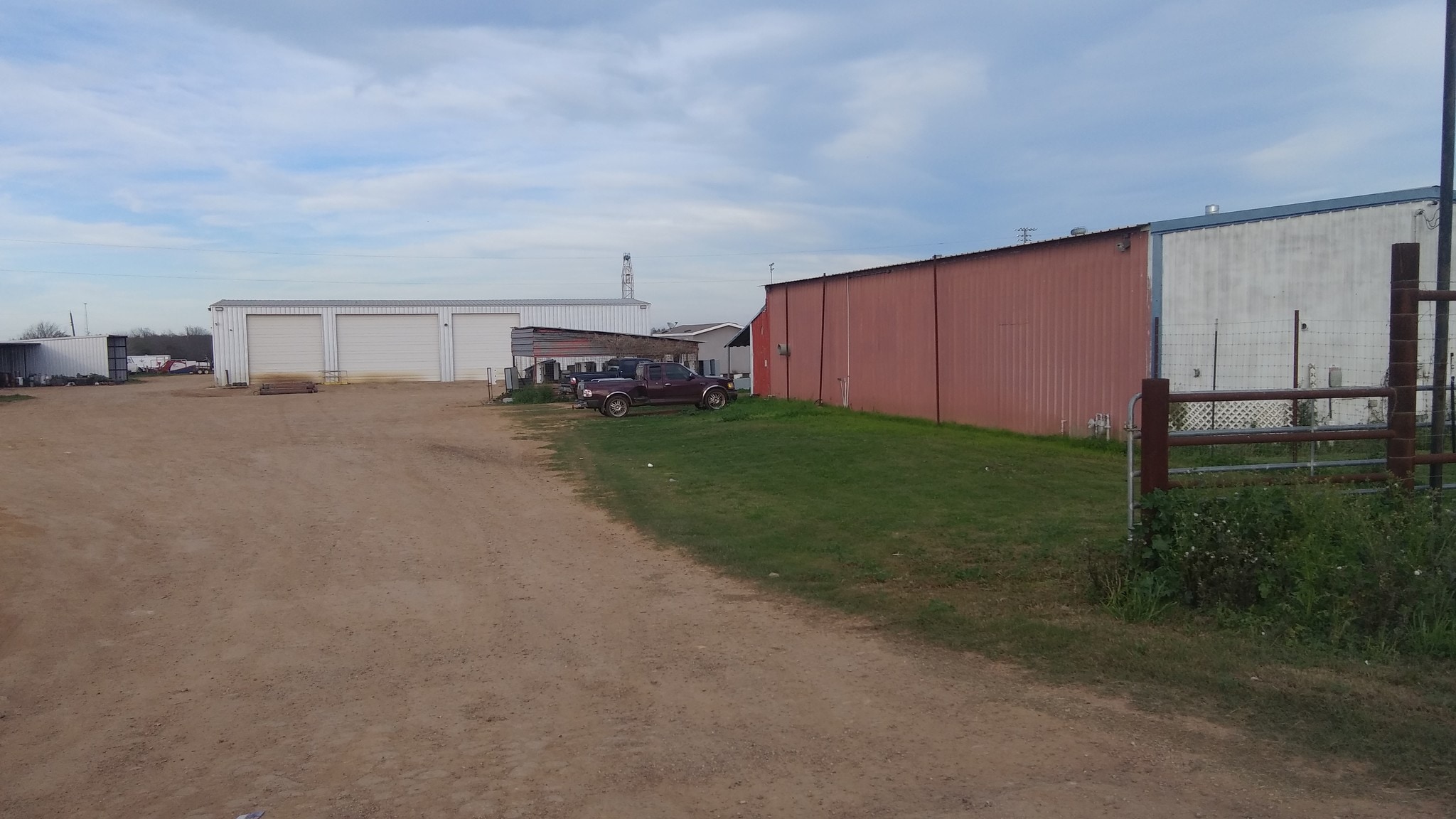 800 W Fm 117, Dilley, TX for lease Building Photo- Image 1 of 14