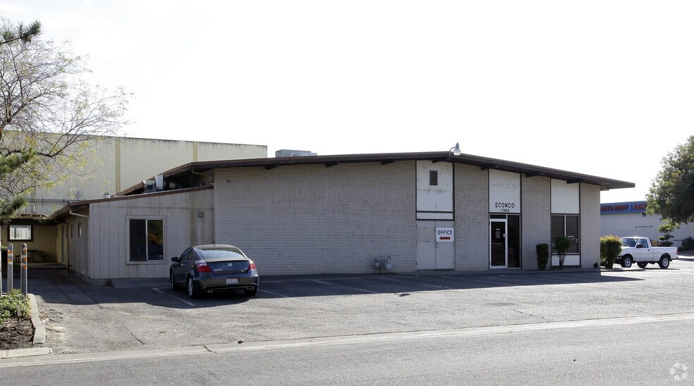 1302 Commerce Ave, Woodland, CA for sale - Primary Photo - Image 1 of 1