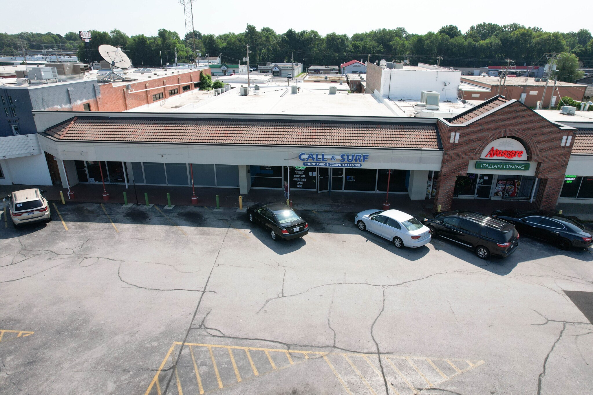 1800-1950 S Glenstone Ave, Springfield, MO à louer Photo du bâtiment- Image 1 de 11