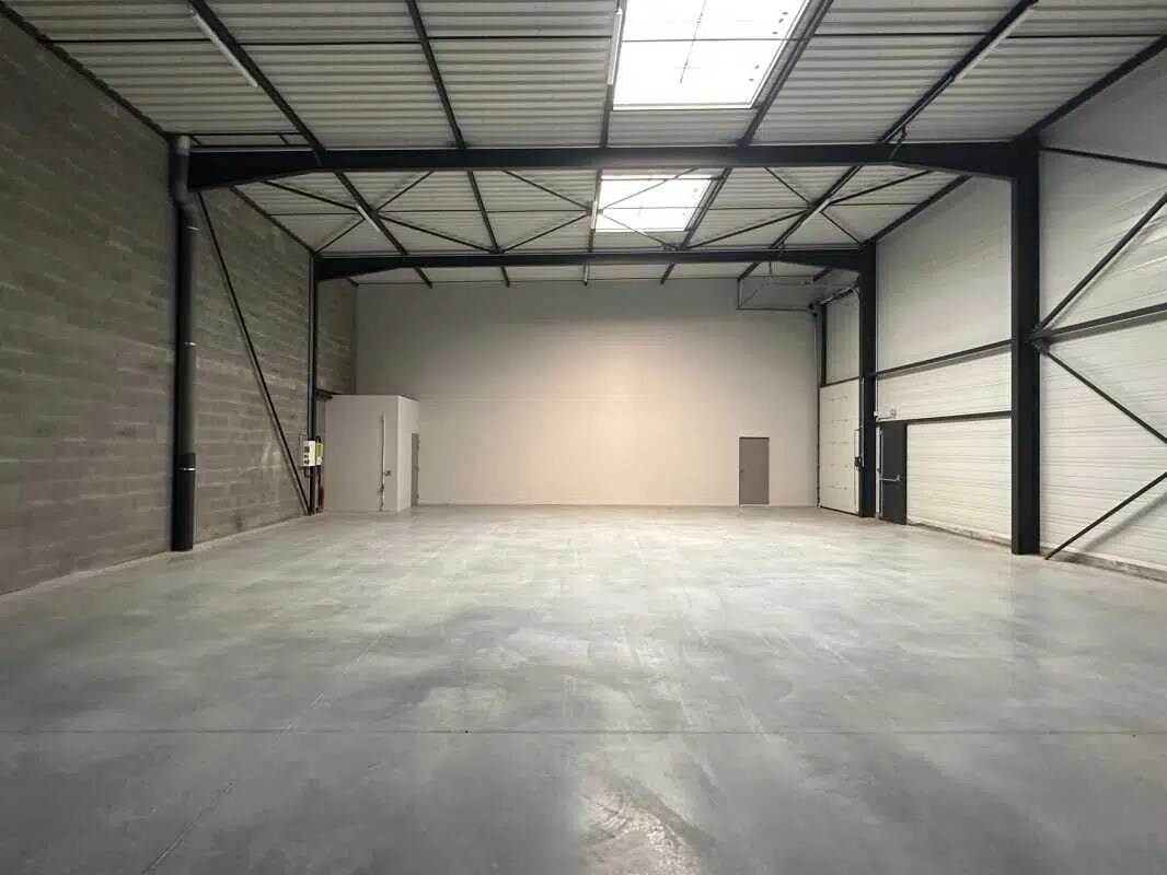 Office in Genay for lease Building Photo- Image 1 of 11