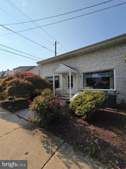 2132 Noble St, West Lawn, PA for lease - Primary Photo - Image 1 of 13