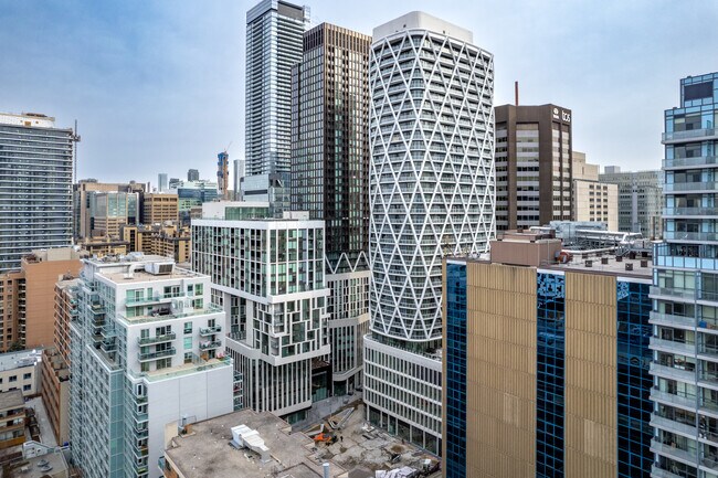 Plus de détails pour 234 Simcoe St, Toronto, ON - Multi-résidentiel à vendre