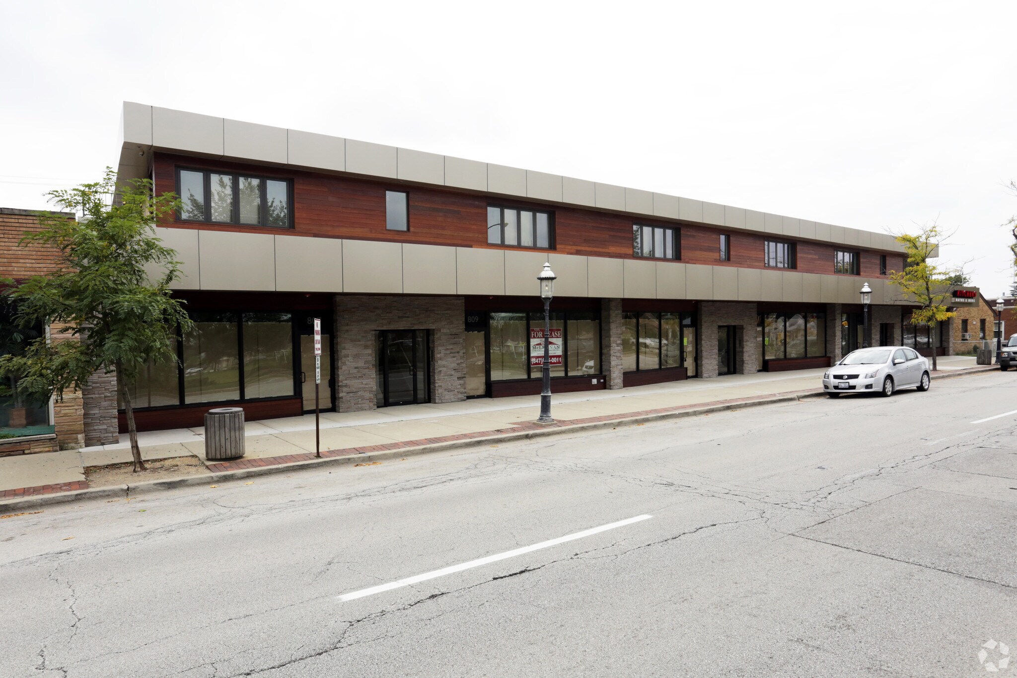 807-815 Devon Ave, Park Ridge, IL for lease Building Photo- Image 1 of 8