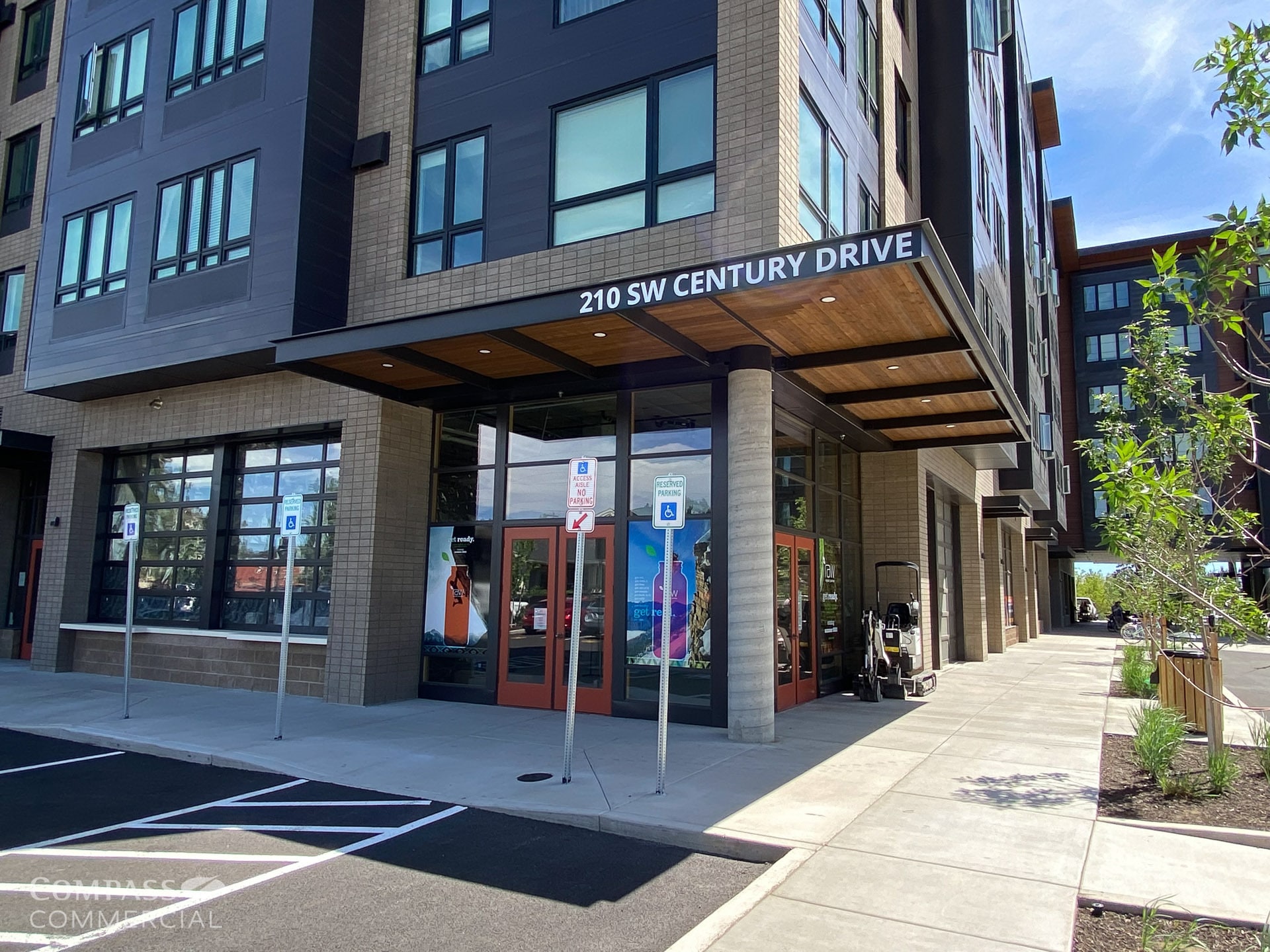 200-220 SW Century Dr, Bend, OR à louer Photo du bâtiment- Image 1 de 8