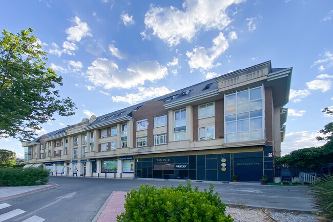 Plus de détails pour Calle Chiapas, 4, Las Rozas de Madrid - Commerce de détail à louer