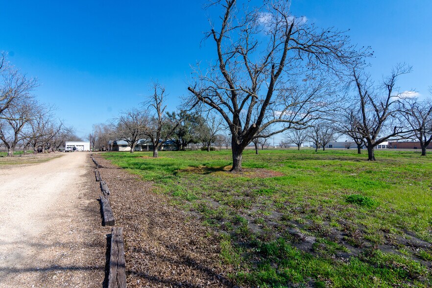 3310 N Main St, Taylor, TX à vendre - Photo du bâtiment - Image 3 de 9