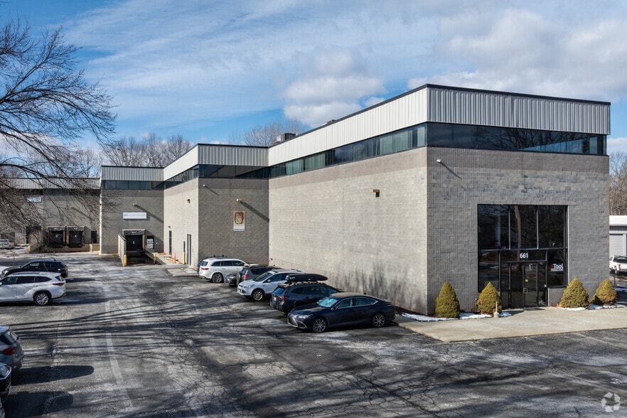 661 Pleasant St, Norwood, MA for lease - Building Photo - Image 1 of 5