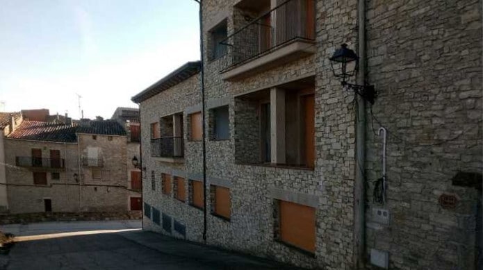 Immeuble residentiel dans Conesa, Tarragona à vendre - Photo du bâtiment - Image 2 de 2