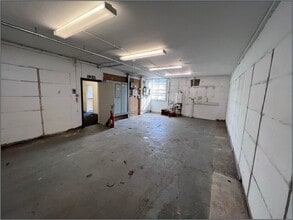 83-85 Main St, Thornliebank for lease Interior Photo- Image 2 of 4