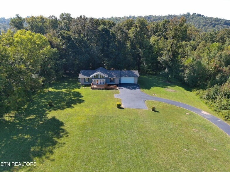1723 Roane State Hwy, Harriman, TN à vendre - Photo du bâtiment - Image 2 de 20