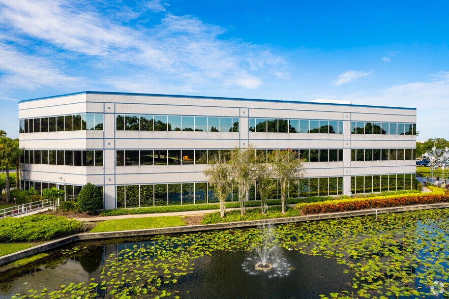 3450-3550 Buschwood Park Dr, Tampa, FL à louer - Photo du bâtiment - Image 2 de 15