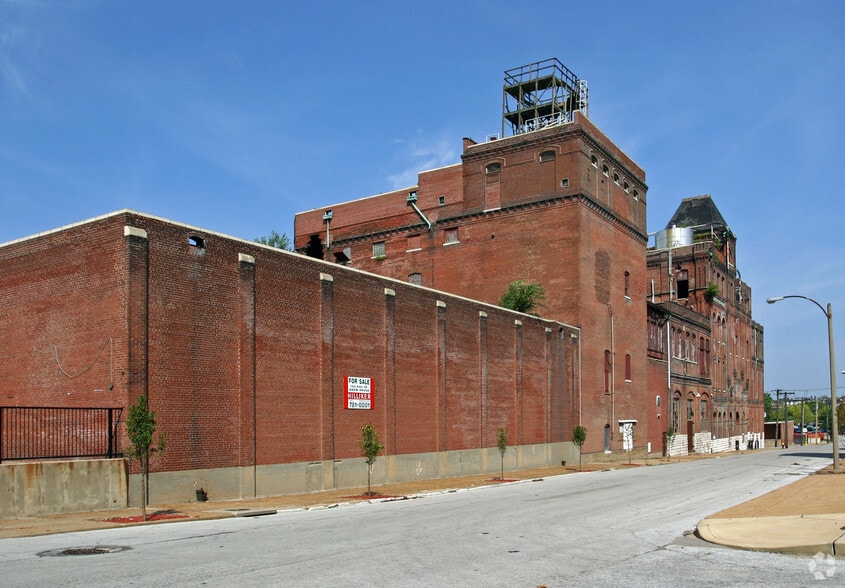 2301-2303 Lemp Ave, Saint Louis, MO for sale - Primary Photo - Image 2 of 2