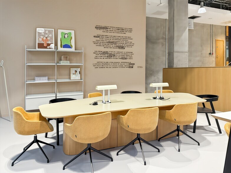 6 Liddell Pl, London for lease - Interior Photo - Image 3 of 9