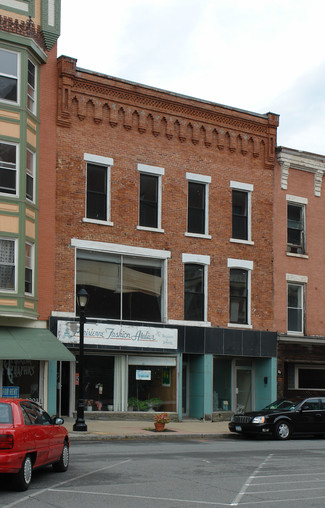 More details for 18-20 E Main St, Amsterdam, NY - Retail for Sale