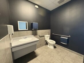 410 E Camp Wisdom Rd, Duncanville, TX for lease Interior Photo- Image 2 of 2