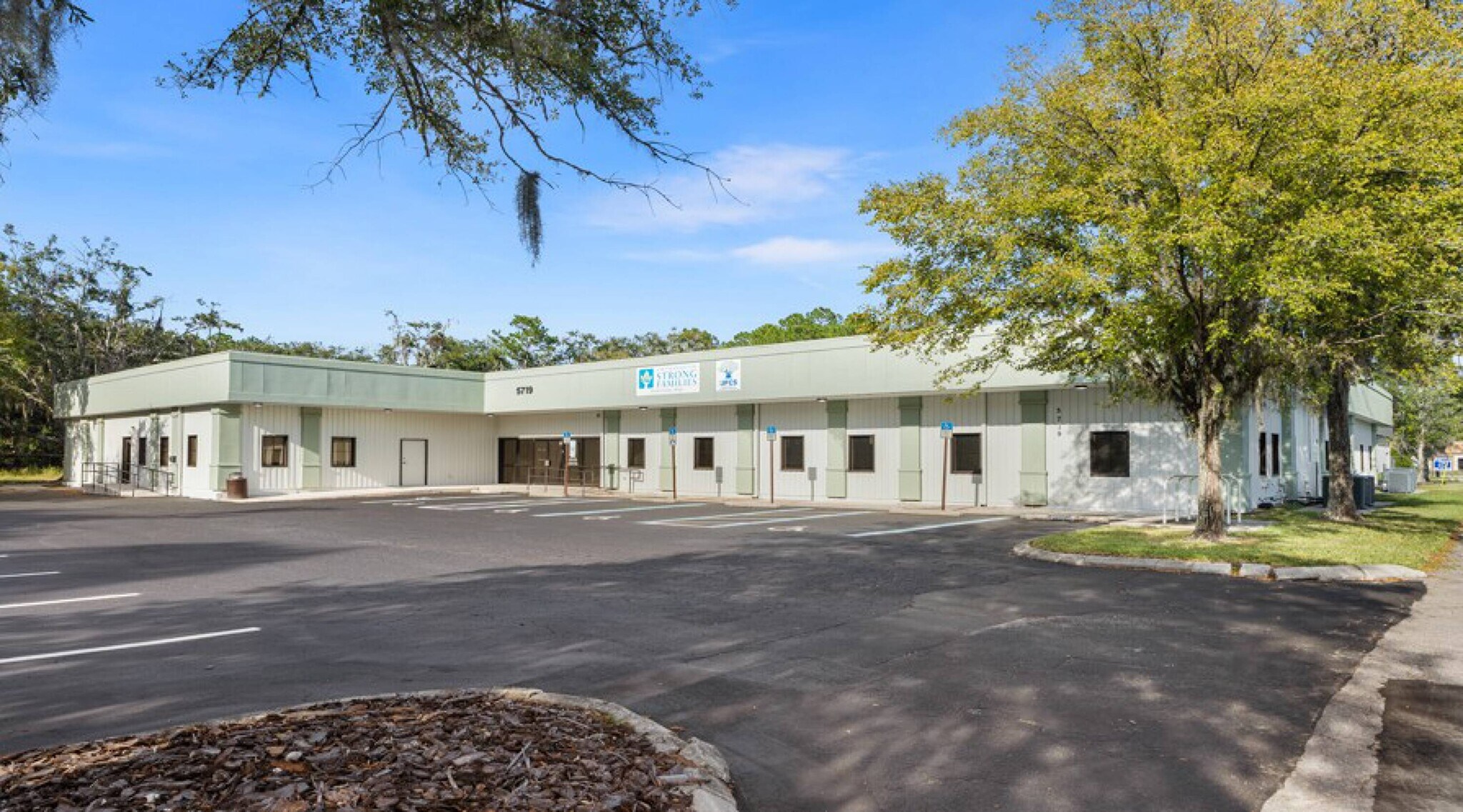 5719 NW 13th St, Gainesville, FL à vendre Photo du bâtiment- Image 1 de 7
