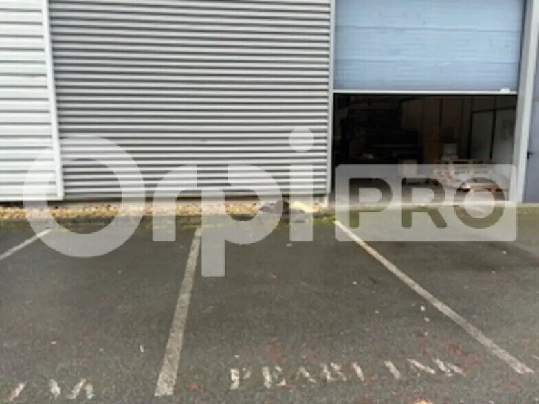 Flex in Villefranche-sur-Saône for lease - Building Photo - Image 1 of 4