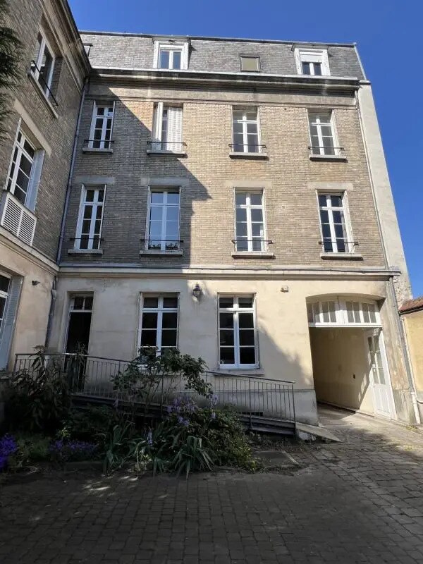 Office in Reims for lease Building Photo- Image 1 of 10