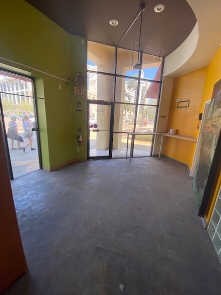 900 Central Ave, Saint Petersburg, FL for lease - Interior Photo - Image 3 of 9