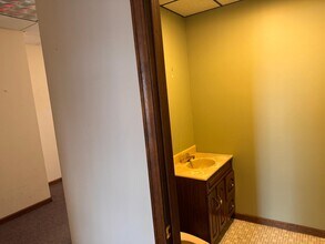 883 Hopmeadow St, Simsbury, CT à louer Photo intérieure- Image 1 de 6