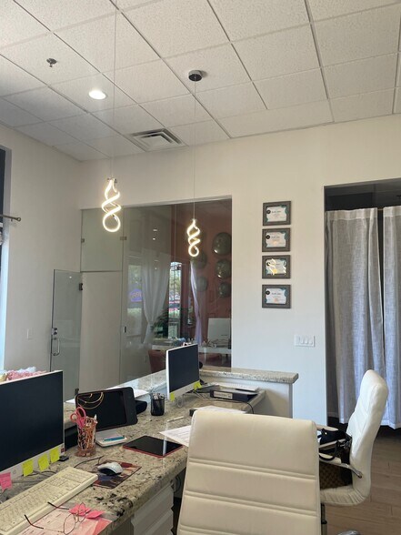 3930 W Craig Rd, North Las Vegas, NV for lease - Building Photo - Image 3 of 7