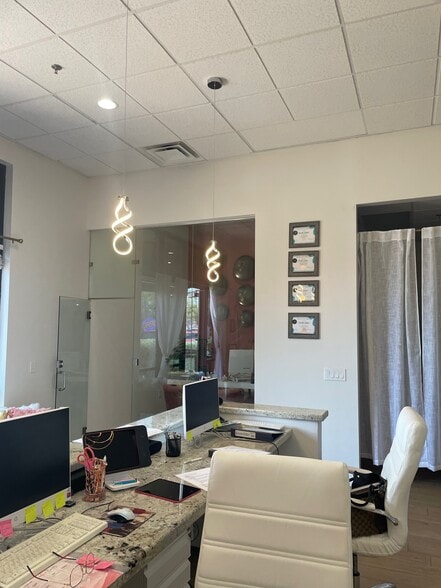 3930 W Craig Rd, North Las Vegas, NV à louer - Photo du bâtiment - Image 3 de 7