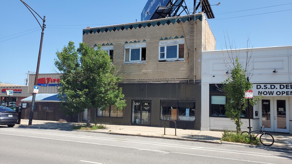 5207 N Milwaukee Ave, Chicago, IL for sale - Building Photo - Image 2 of 9