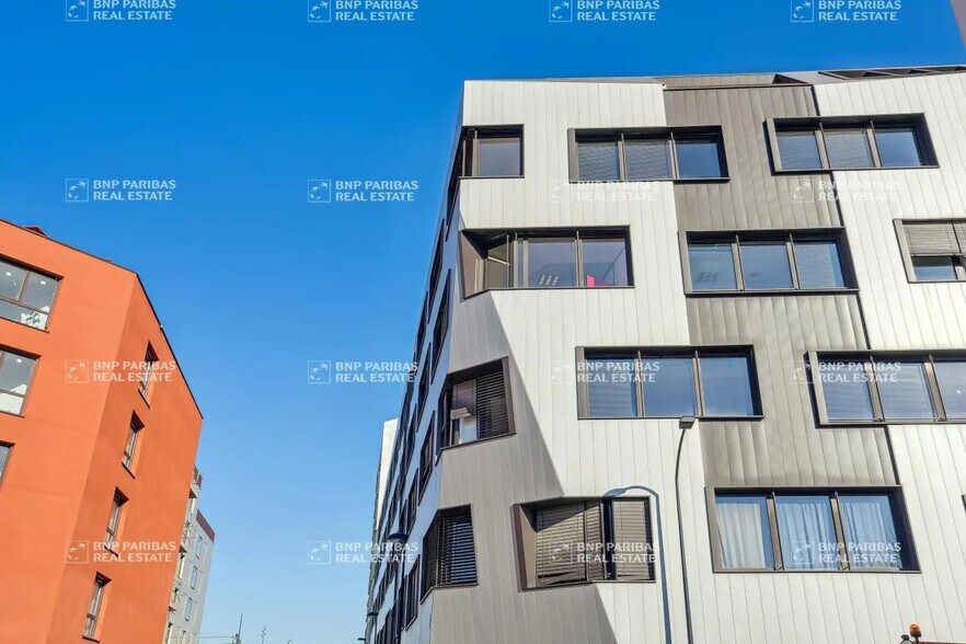 Office in Bordeaux for lease - Building Photo - Image 1 of 8