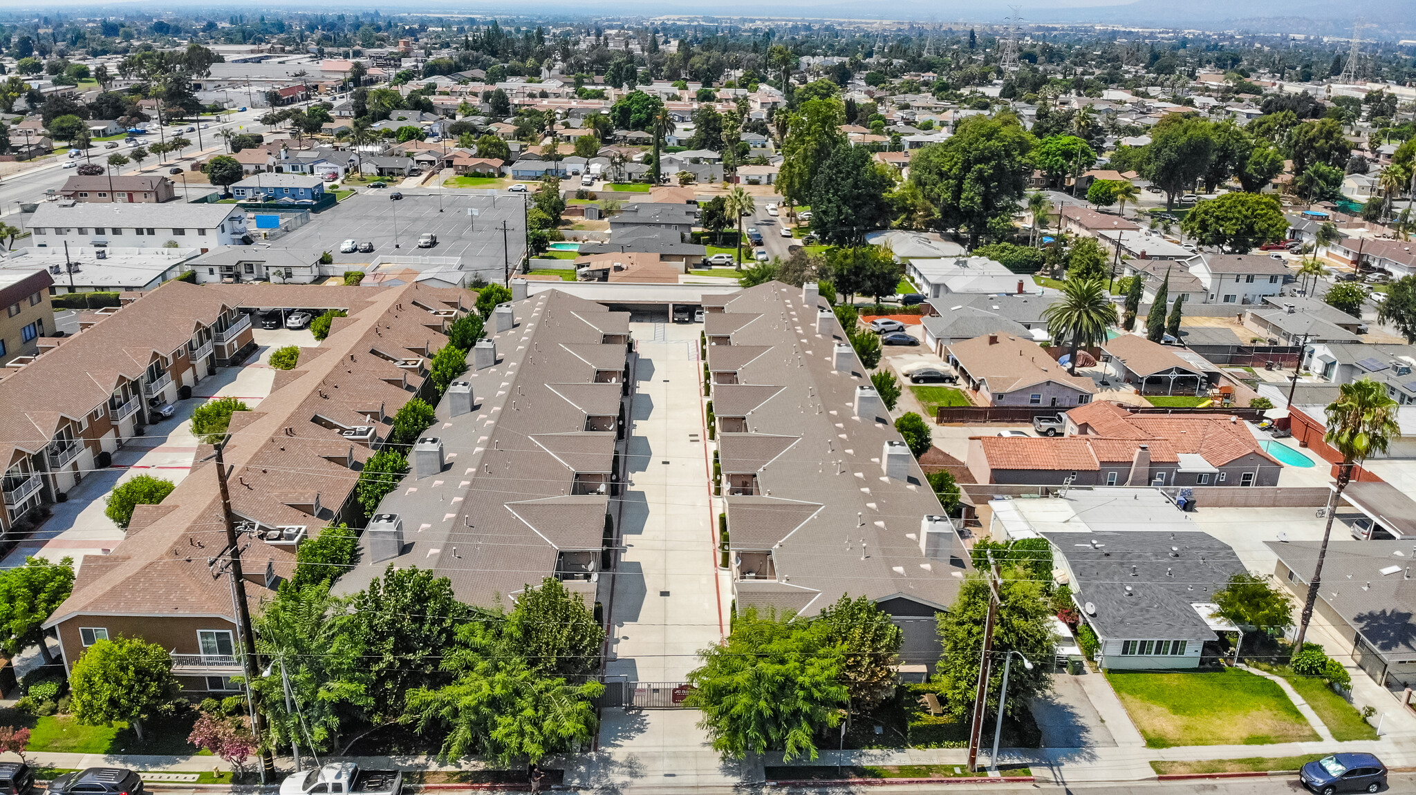 5245 N Barranca Ave, Covina, CA à vendre Photo principale- Image 1 de 1