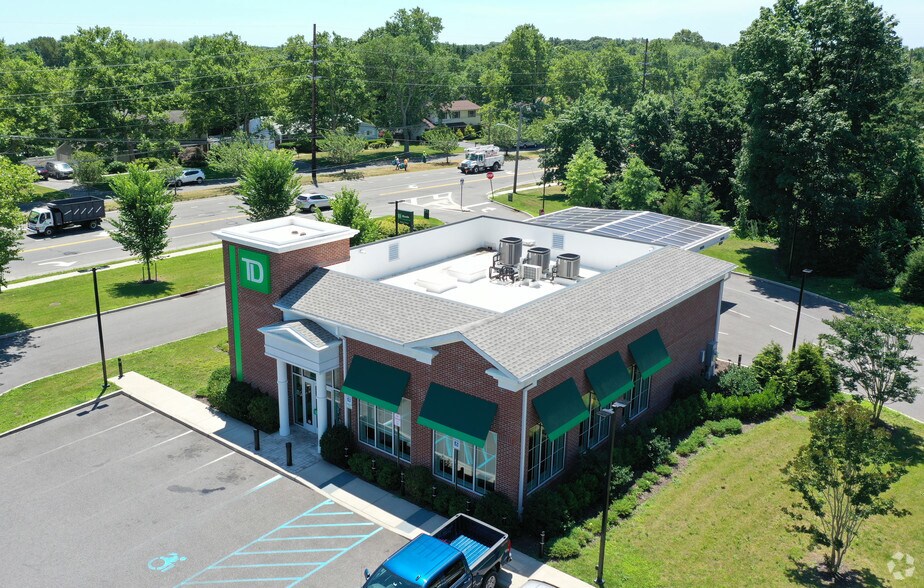 460 Pulaski Rd, Greenlawn, NY à louer - Aérien - Image 2 de 10