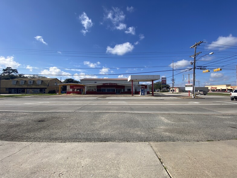 6050 39th St, Groves, TX à vendre - Photo principale - Image 1 de 28