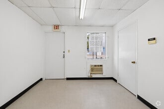 7001 Mullins Dr, Houston, TX à louer Photo intérieure- Image 1 de 4