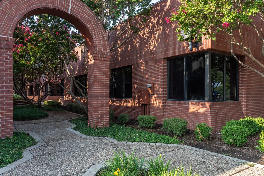 6220 N Belt Line Rd, Irving, TX à louer - Photo du bâtiment - Image 3 de 8