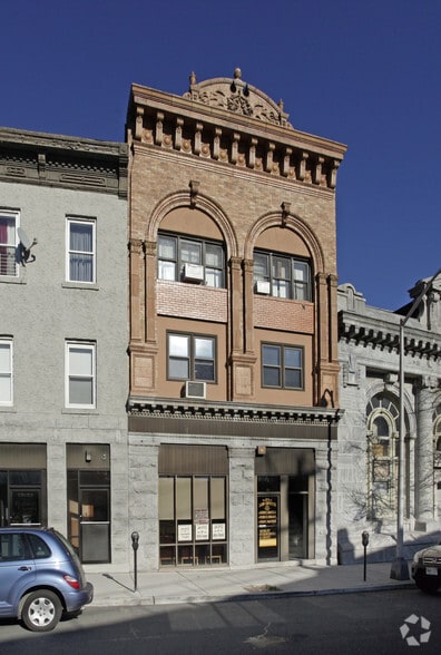 23 W 8th St, Bayonne, NJ for lease - Primary Photo - Image 1 of 10