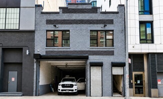 Plus de détails pour 558 W 44th St, New York, NY - Commerce de détail à louer