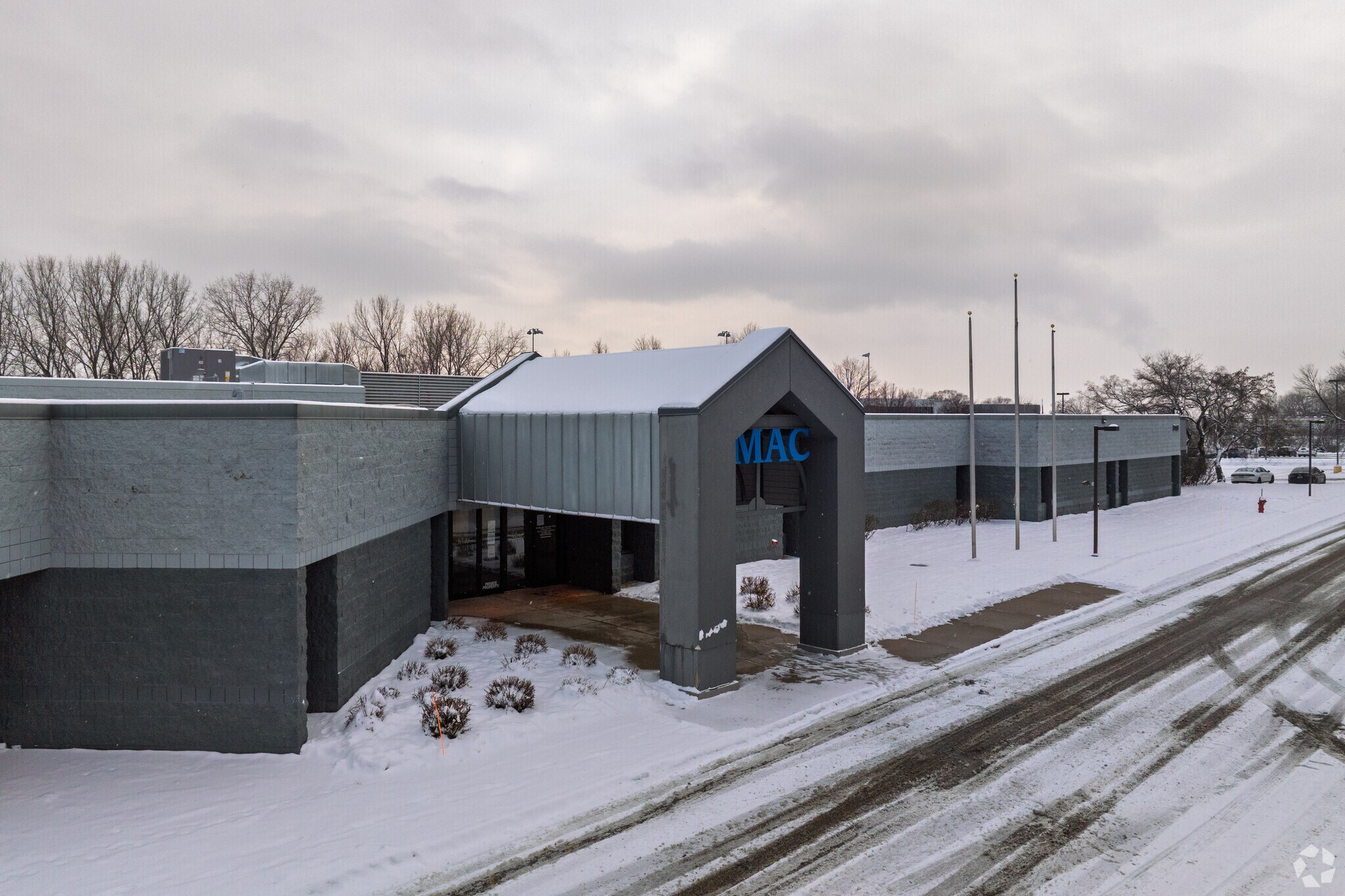 2110 Silver Bell Rd, Eagan, MN for lease Building Photo- Image 1 of 8