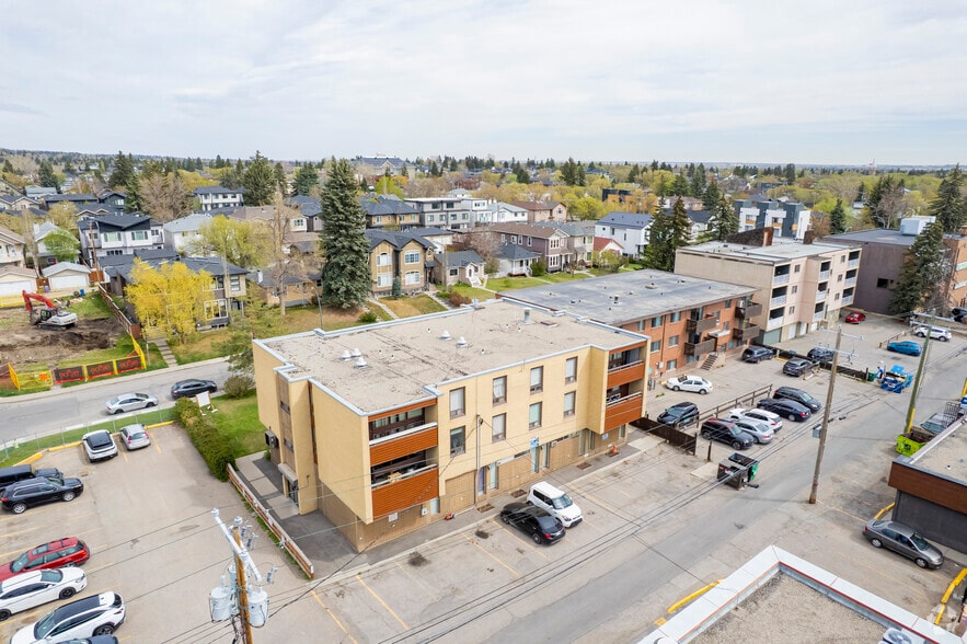 1133 17 Av NW, Calgary, AB for sale - Aerial - Image 2 of 9
