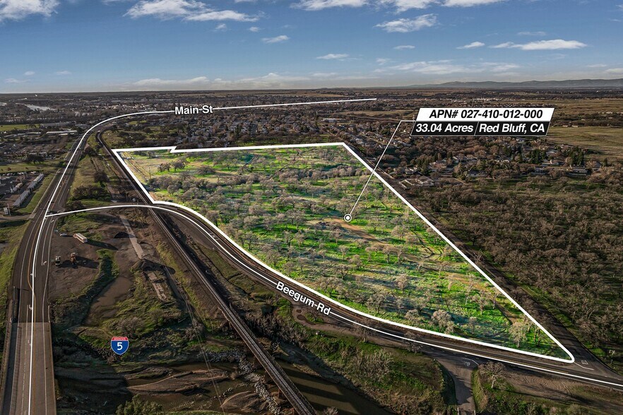 Monroe Ave, Red Bluff, CA à vendre - Photo du bâtiment - Image 2 de 6