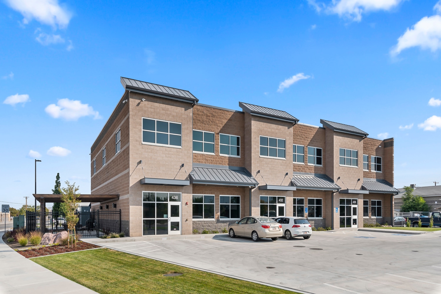 428-436 W 4800 S, Murray, UT à louer Photo du bâtiment- Image 1 de 7