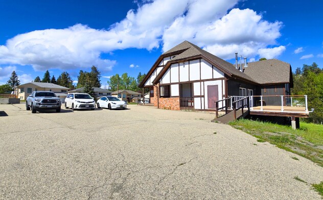 245 Ponderosa Ave, Logan Lake, BC à vendre - Photo du bâtiment - Image 2 de 5