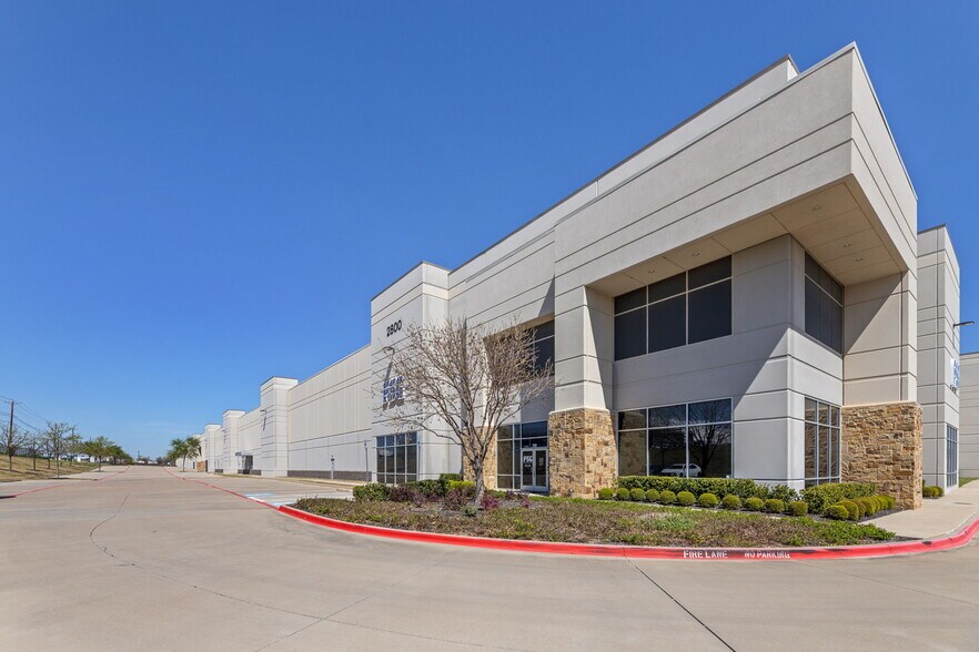 2800 Valley View Ln, Irving, TX for lease - Building Photo - Image 2 of 5