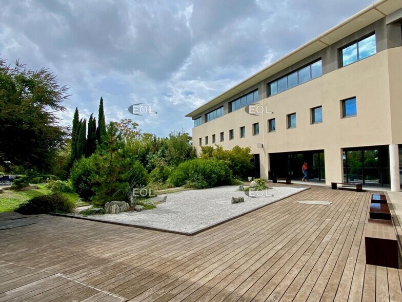 Bureau dans Marseille à vendre - Photo du bâtiment - Image 2 de 6