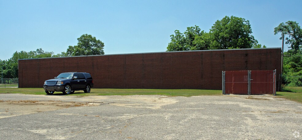 307 S Center St, Goldsboro, NC à louer - Photo du bâtiment - Image 2 de 2
