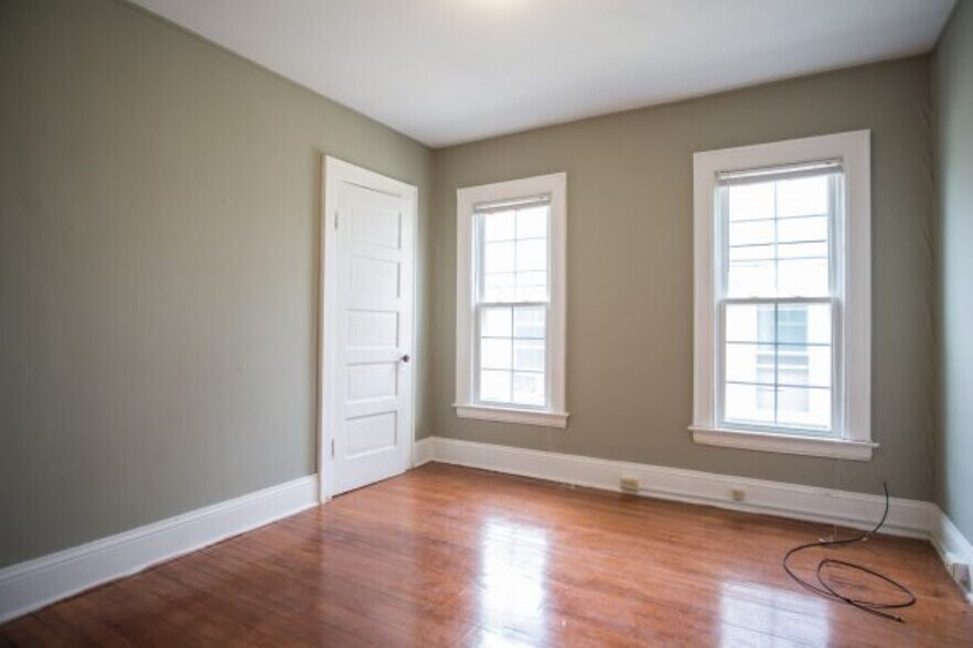 2215 James St, Syracuse, NY à vendre - Photo intérieure - Image 3 de 7